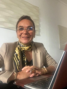 Christel BERNARDINI, votre conseillère immobilière à vos côtés pour vos projets en région parisienne et dans toute la France.
