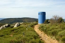 Présente depuis plus de quinze ans sur le secteur à la croisée de la Lozère, de l'Ardèche et de la Haute-Loire, je mets à votre service une parfaite connaissance du marché local et un accompagnement de proximité.