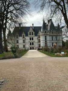 AZAY-LE-RIDEAU - Un cadre de vie dynamique
