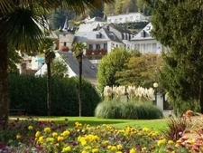 Natif de la région, je propose une expertise immobilière locale et un accompagnement sans faille.