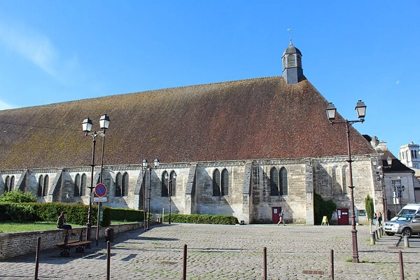 Hôtel-Dieu de Tonnerre – Patrimoine historique et monument médiéval en Bourgogne
