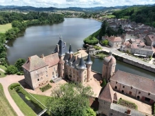 Bonjour, je suis Valérie ROY, conseillère en immobilier implantée dans la région du Charolais-Brionnais, plus précisément à La Clayette 71800 et ses villages alentour.