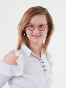 Mélanie CAPILLIEZ Conseillère immobilier dans le secteur de Gérardmer 88400 et ses alentours (88). Avant tout il y a l'humain, j'accompagne chaque client avec écoute pour concrétiser un projet immobilier sereinement. Au plaisir de vous accompagner Mélanie CAPILLIEZ