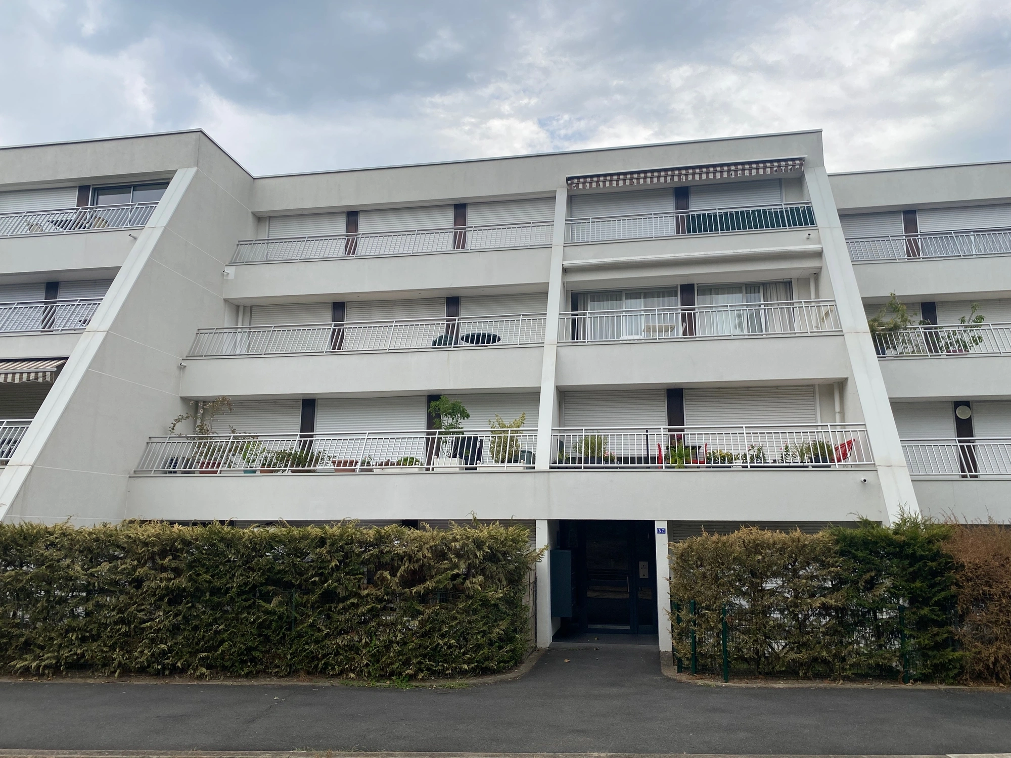 Résidence Les Terrasses au Mont-Valérien à Rueil-Malmaison par Sarah Bendib