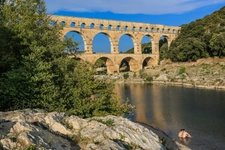 Vers Pont du Gard