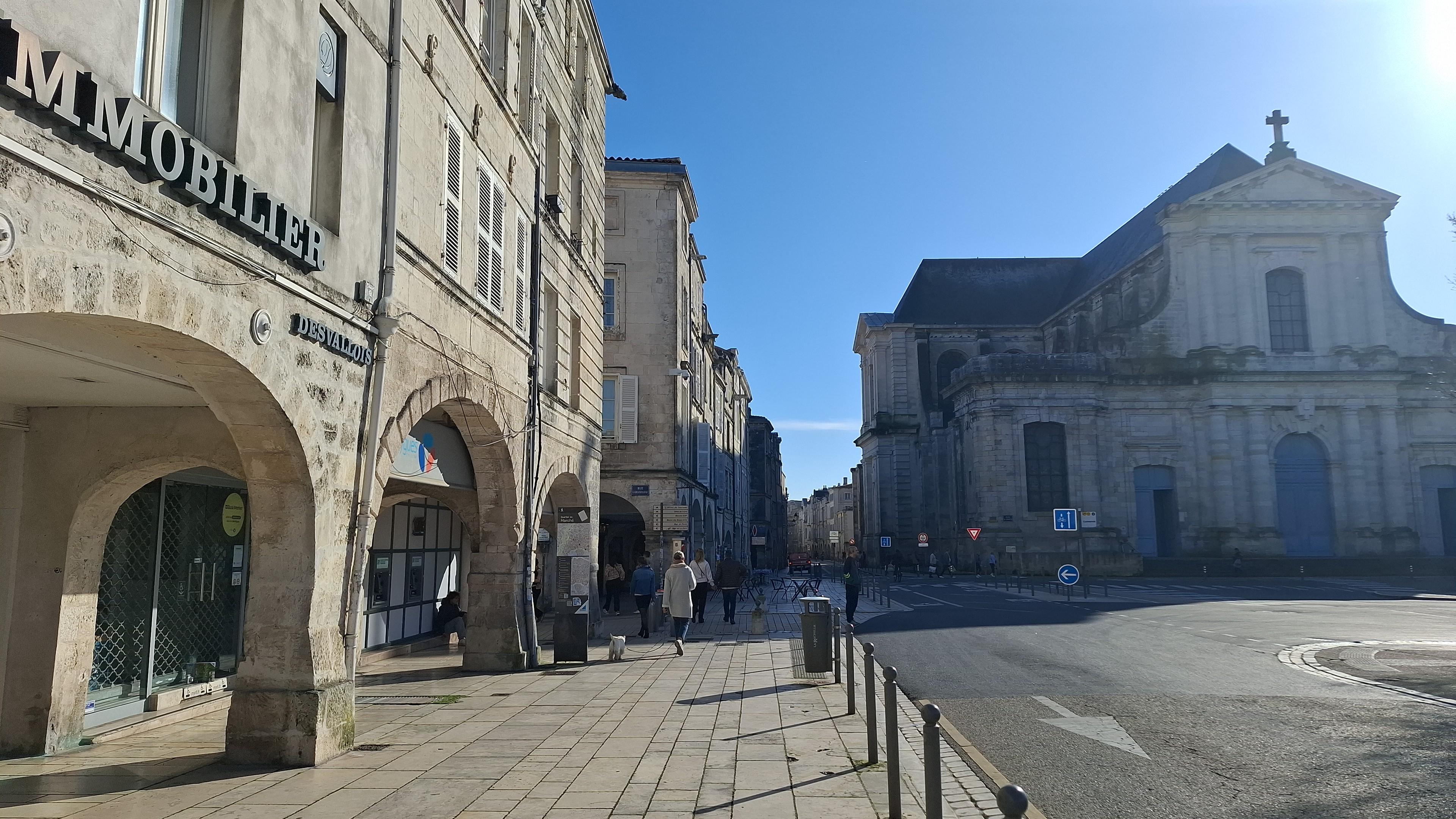 Cathy Roullet, Agent immobilier, sur l'Ile de Ré, la Rochelle & et les environs
