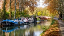 Acheter une péniche : tout ce qu'il faut savoir avant de se lancer