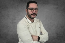 Natif de la région, je propose une expertise immobilière locale et un accompagnement sans faille.