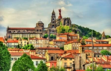 Real estate in Le Puy-en-Velay: tips for buying and selling at the best price