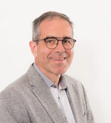 Natif de la région, je propose une expertise immobilière locale et un accompagnement sans faille.