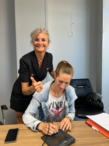 Je m'appelle Céline Michel, conseillère en immobilier spécialisée sur le secteur de Chambéry Sud, notamment à Barby où je réside depuis plus de 12 ans. Originaire de Chambéry, je connais parfaitement les spécificités et les atouts de notre belle région.  Avec une expertise solide dans la transaction traditionnelle, l'immobilier neuf, ainsi que le viager, mon objectif est de vous accompagner de manière personnalisée tout au long de votre projet immobilier. Que vous soyez vendeur ou acheteur, je suis là pour vous écouter, vous conseiller et vous aider à réaliser votre transaction dans les meilleures conditions.  Mon engagement : vous offrir un service de proximité, en mettant à profit ma connaissance approfondie du marché local, pour vous garantir une expérience sereine et réussie.  N'hésitez pas à me contacter pour échanger sur vos besoins et vos projets. Je suis à votre disposition pour vous guider à chaque étape.