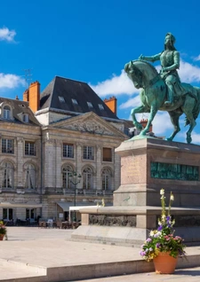 Agent immobilier spécialisée dans les biens de caractère et de standing à Orléans et ses alentours