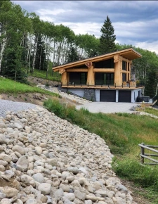 Habitant de St BONNET LE COURREAU au cœur du Haut Forez, je vous propose une expertise immobilière locale et un accompagnement sans faille.