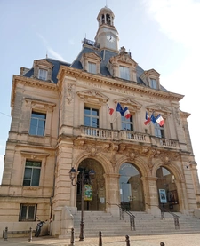 Habitant sur le secteur de Frontignan, je propose une expertise immobilière locale et un accompagnement personnel et professionnel tout au long de votre projet..