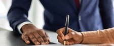 Natif de la région, je propose une expertise immobilière locale et un accompagnement sans faille.