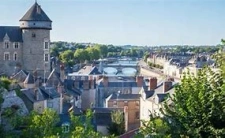 Native de la région de Laval, je propose une expertise immobilière locale, départemental et un accompagnement sans faille.