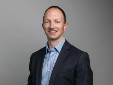 Natif de la région, je propose une expertise immobilière locale et un accompagnement sans faille.