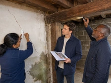 Vendre une maison avec des désordres (fissures, humidité, termites)