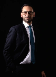 Fontenaysien depuis plus de 40 ans, je mets ma connaissance du secteur et mon expertise immobilière au service de votre projet, avec un accompagnement personnalisé à chaque étape.