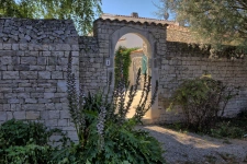 Originaire de la région, je propose une expertise immobilière locale et un accompagnement sans faille.