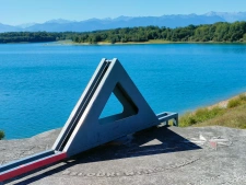 Natif de la région, je propose une expertise immobilière locale et un accompagnement sans faille.