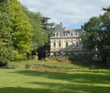 Fidésienne cultivant le bien vivre à Sainte-Foy-Lès-Lyon, je propose une expertise immobilière et un accompagnement sur mesure.