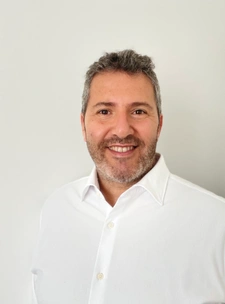 Je suis Jefferson GILLOT, agent immobilier Capifrance et Charentonnais depuis plus de 25 ans, je vous accompagne dans votre projet immobilier