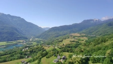 Amoureuse de cette belle région où j'ai le plaisir de travailler chaque jour, je mets à votre service mon expertise locale et un accompagnement attentionné.