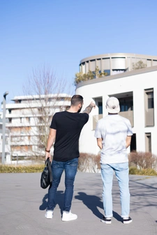 Amoureux du Pays Basque/ Sud Landes, je propose une expertise immobilière locale et un accompagnement sur mesure.