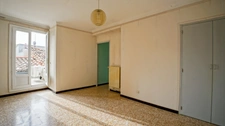 Marguerittes Maison de village 5 pièces avec cour et terrasse, 3 chambres
