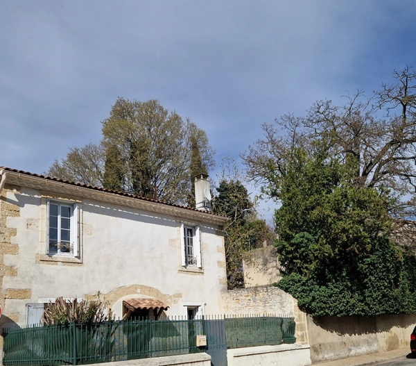 Maison à vendre 7 pièces, 5 chambres, 1 studio, MARGUERITTES (30)