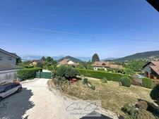 SAINT MARTIN D'URIAGE, chalet familial à 740 m d’altitude – charme, cheminée et grand terrain