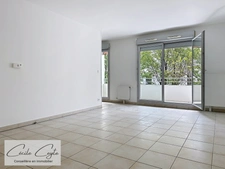  MEYLAN (38) Appartement 3 pièces sans travaux avec balcon et garage 