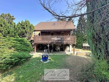 SAINT MARTIN D'URIAGE, chalet familial à 740 m d’altitude – charme, cheminée et grand terrain