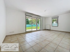 Dpt Isère (38), à vendre MEYLAN appartement 4 pièces en rez de jardin avec garage et place de parking