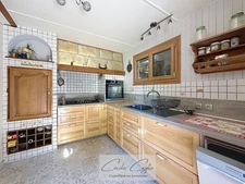 SAINT MARTIN D'URIAGE, chalet familial à 740 m d’altitude – charme, cheminée et grand terrain