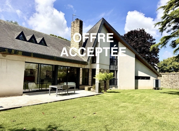 Dpt Finistère (29), à vendre Brest  Maison T8 de 311 m² - Terrain de 2485 m² 