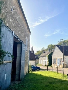 Grange avec écuries de 207 m2 avec jardin arboré de 2365 m2 secteur OUANNE (89)
