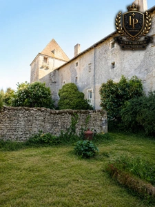Character property steeped in history for sale in LA MOTHE SAINT HERAY (79)