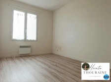 à vendre Niort 79– Maison avec jardin et 2 places de Stationnement privées, proche commodités