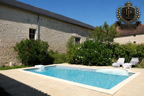 Propriété de caractère chargée d'histoire à vendre LA MOTHE SAINT HERAY (79)