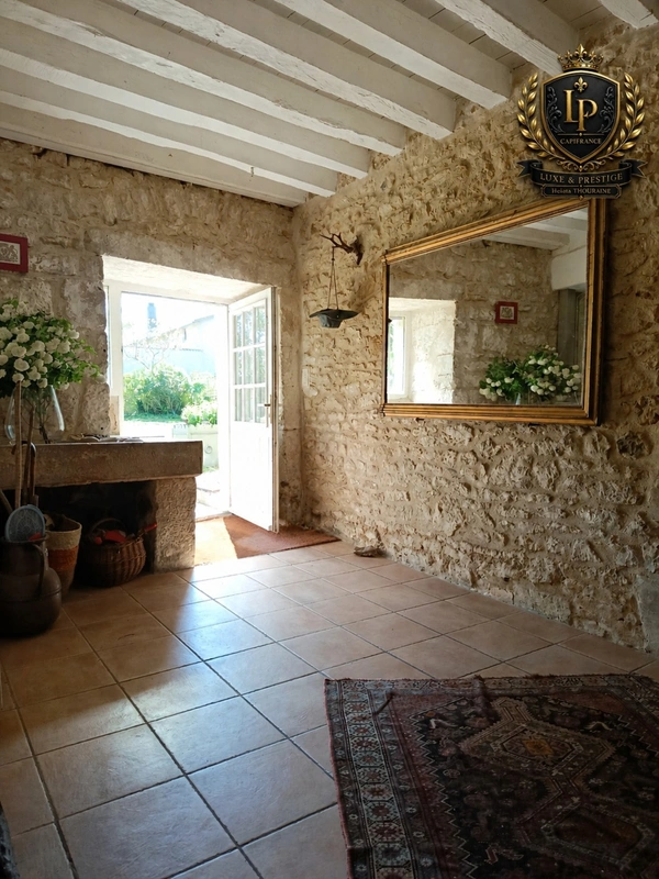 Propriété de caractère chargée d'histoire à vendre LA MOTHE SAINT HERAY (79)
