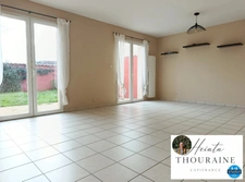 à vendre Niort 79– Maison avec jardin et 2 places de Stationnement privées, proche commodités