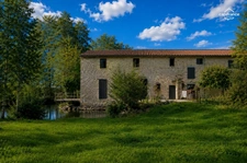 Ensemble immobilier de caractère sur plus de 2 hectares bordés par la rivière à vendre LA MOTHE SAINT HERAY (79)