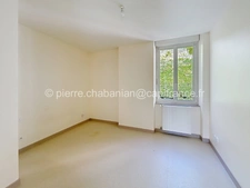 Immeuble de rapport rénové 7 appartements avec beau potentiel de rentabilité à vendre SAINT-CLAUDE (39)
