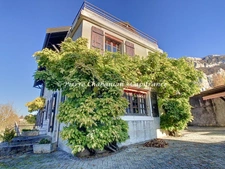 House for sale - 7 rooms - 185 m² living space - 326 m² floor space - 1359 m² land - panoramic view - COLLONGES SOUS SALEVE (74)