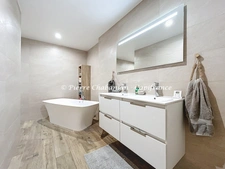 Maison contemporaine à vendre 7 pièces VIRY (74) secteur résidentiel paisible - 167 m² habitables (230 m² au sol), terrain clos 1417 m² - piscine - 9 places de stationnement