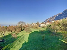 House for sale - 7 rooms - 185 m² living space - 326 m² floor space - 1359 m² land - panoramic view - COLLONGES SOUS SALEVE (74)