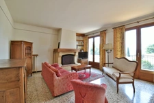 🏡 À VENDRE – Grande villa avec terrain boisé avec une olivette à Sisteron
