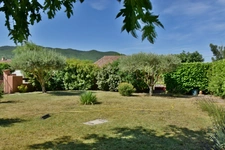 CARREFOUR BLÉONE-DURANCE – Traditional single-storey villa in perfect condition with veranda, garden and garage